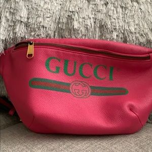 Gucci print leather belt bag